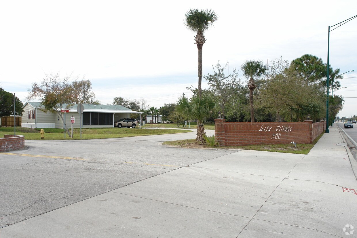 Building Photo - 500 S Nova Rd