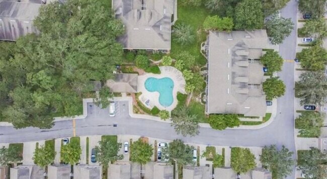 Foto del edificio - 9833 Blue Palm Way