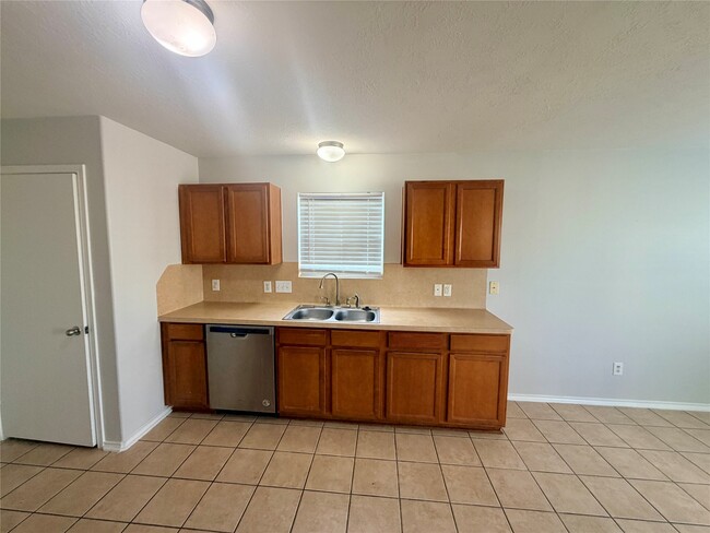 Building Photo - 9011 Aspen Trace Ln