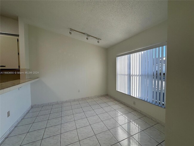 Foto del edificio - 6690 SW 152nd Ct