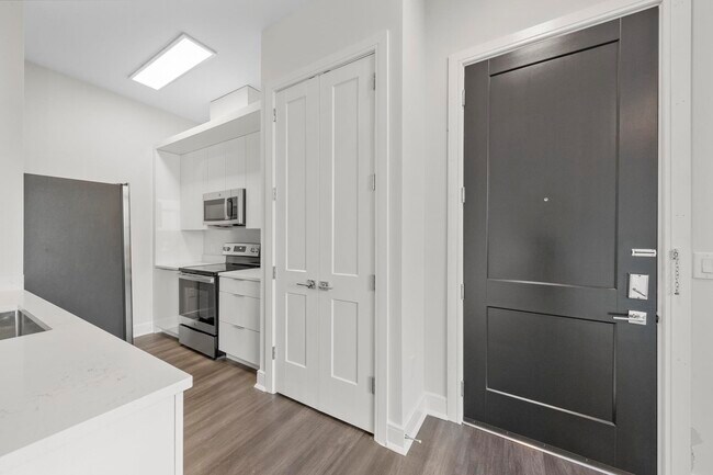 Building Photo - 121 34th St