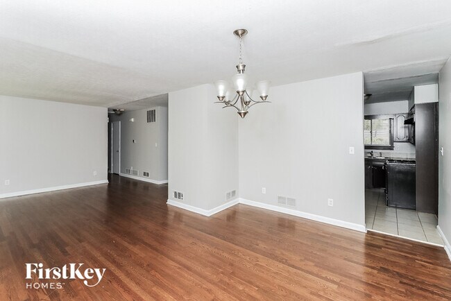 Foto del edificio - 460 E Kildare Ave NW