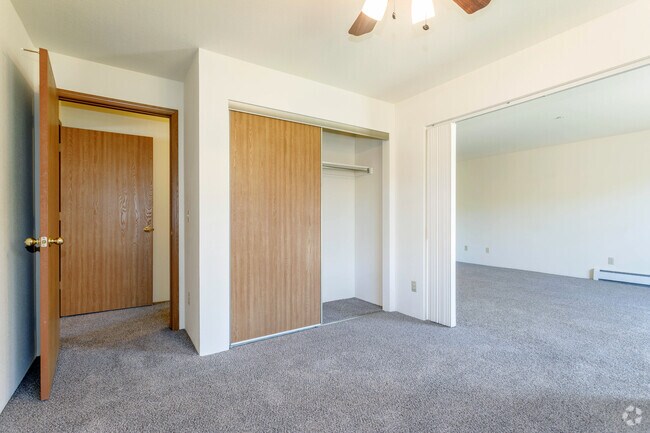 2HAB, 2BA - 1,065 ft² - Morningside Retirement 55+