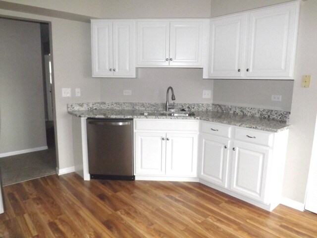 Building Photo - 1088 St Andrews Ct
