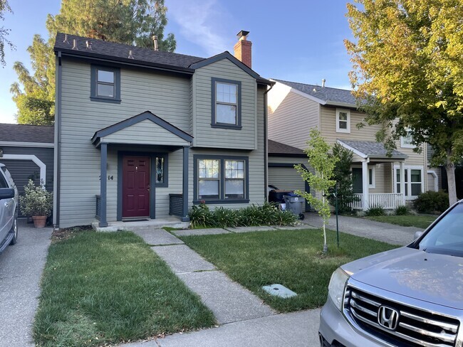 2314 Amapola Dr