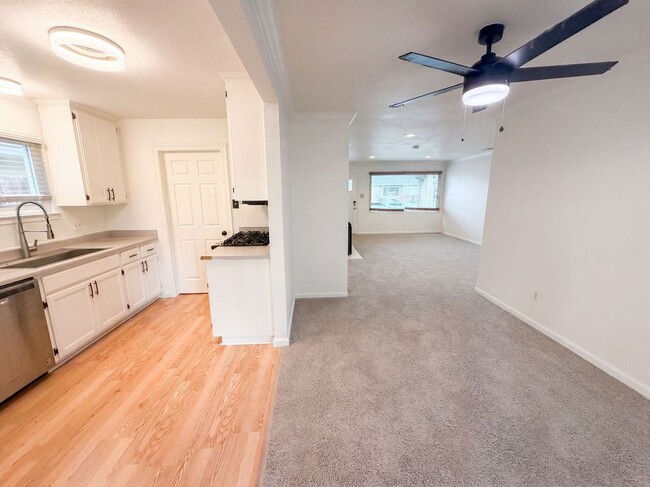 Building Photo - 4940 Alcott Dr