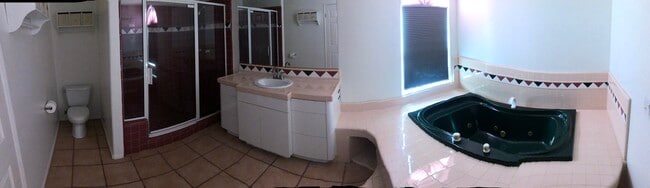 Master Bath - 17800 Hartland St