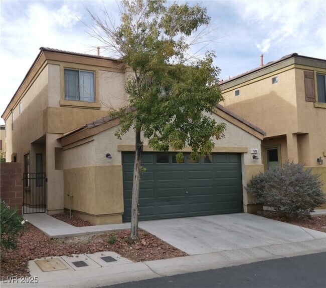 Foto del edificio - 7579 Holiday Hills St