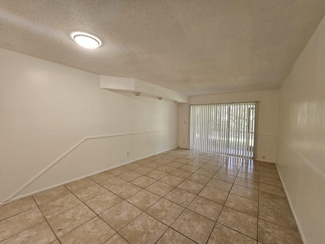 Foto del edificio - 7925 Fairview Dr