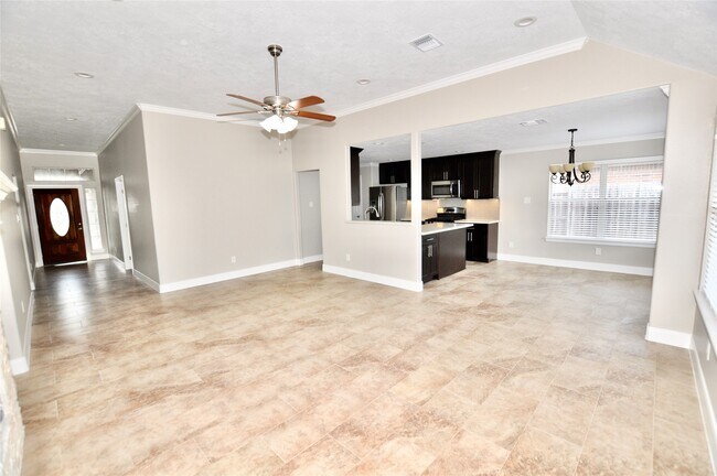 Building Photo - 26983 Crown Haven Dr