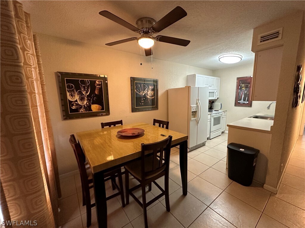 Foto del edificio - 4635 Bayshore Dr