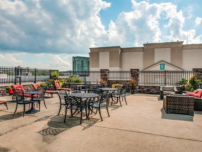 Rooftop Patio - 1803 Broadway