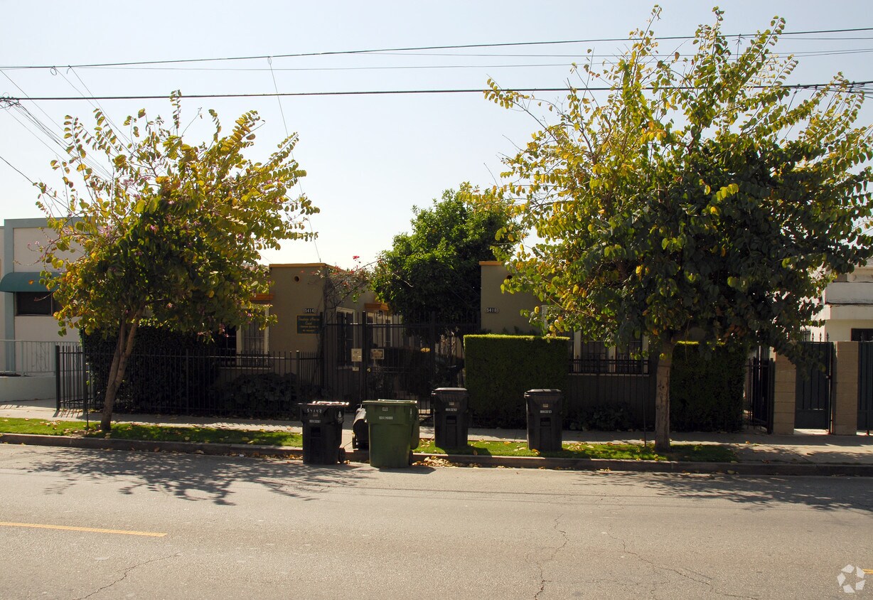 Primary Photo - 5414-5418 Fountain Ave