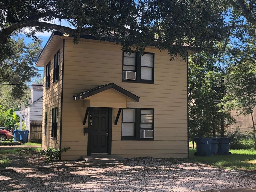 Foto principal - 2309 Avenue L