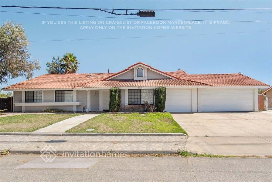 Foto principal - 21739 Walnut St