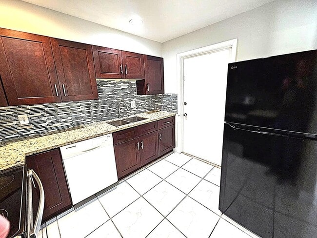 Foto del edificio - 642 NW 13th St