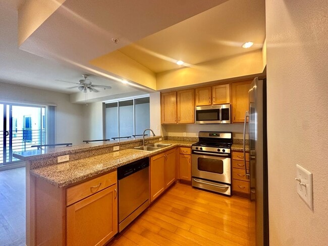 Building Photo - Delightful And Quiet Junior 1 BD Condo In ...