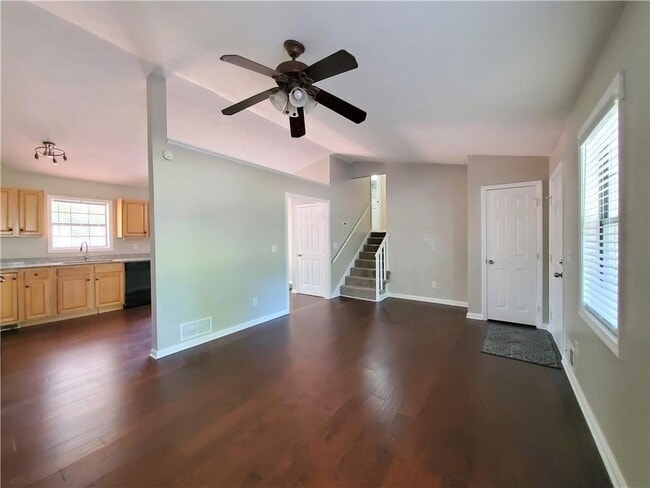 Building Photo - 394 Russell Ridge Dr