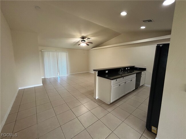 Foto del edificio - 332 Grant Blvd