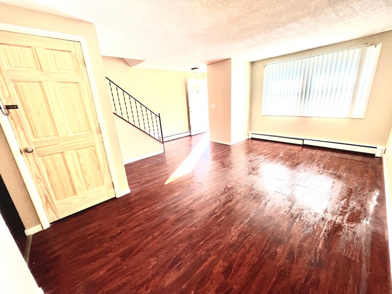 Foto principal - 6657 Erie Rd