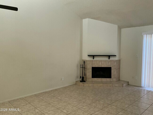 Foto del edificio - 5122 E Edgemont Ave
