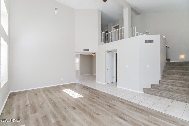 Foto del edificio - 4325 E Muirwood Dr