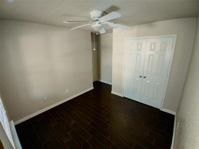 Building Photo - 5213 Mirror Lake Dr