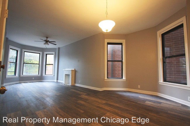 Foto del edificio - 2950 N Sheffield Ave