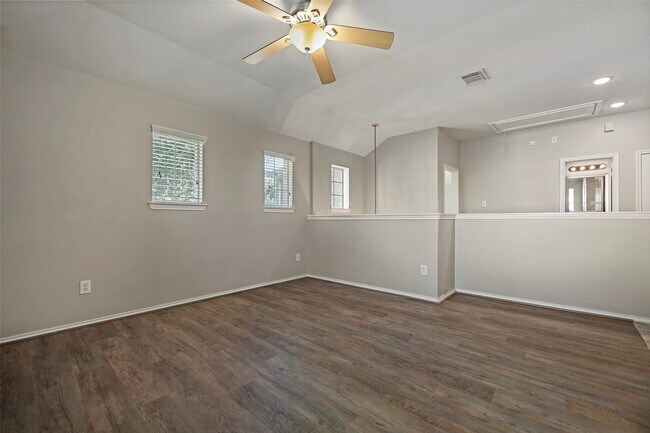 Building Photo - 20739 Stewart Crest Ln