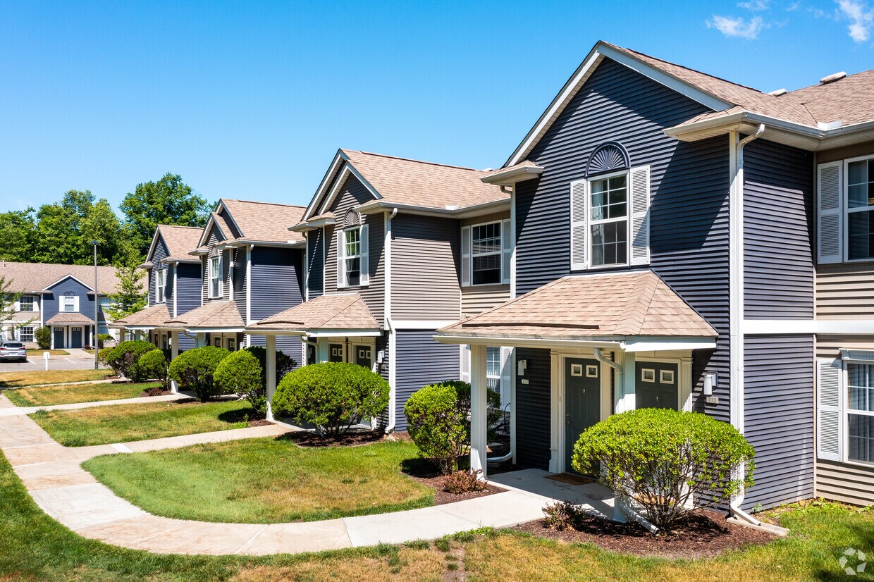 BLVD West Apartments 3113 Forest Rd Lansing, MI