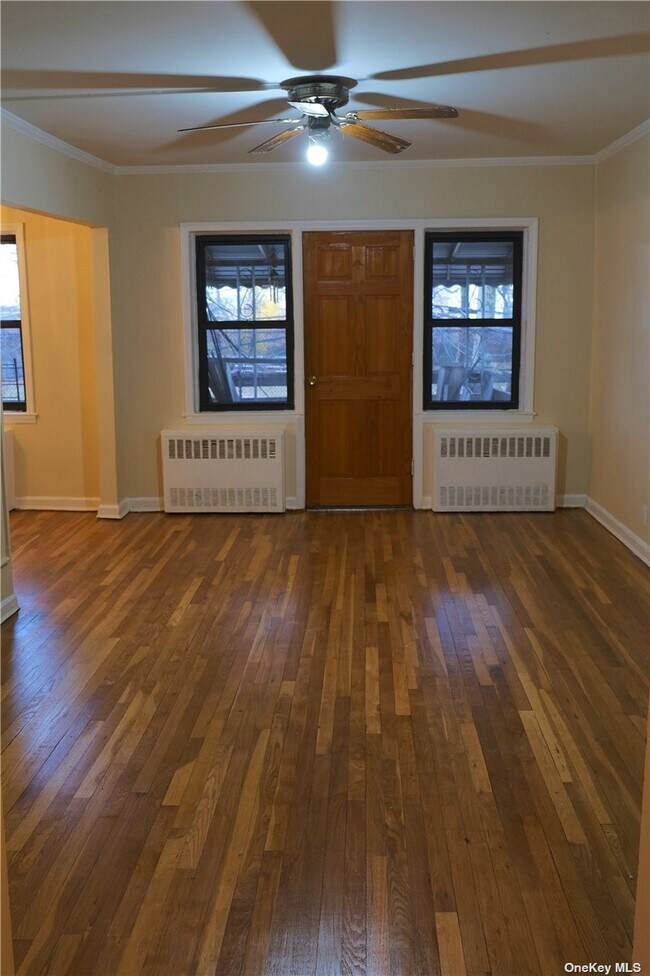 Foto del edificio - 102-30 183rd Pl