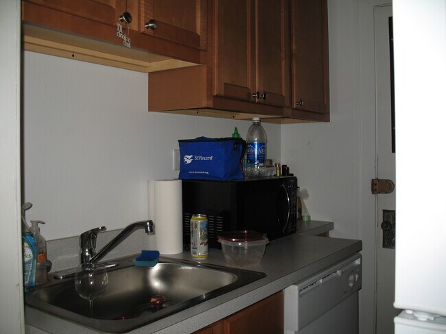 Foto del edificio - 927 W Oakdale Ave