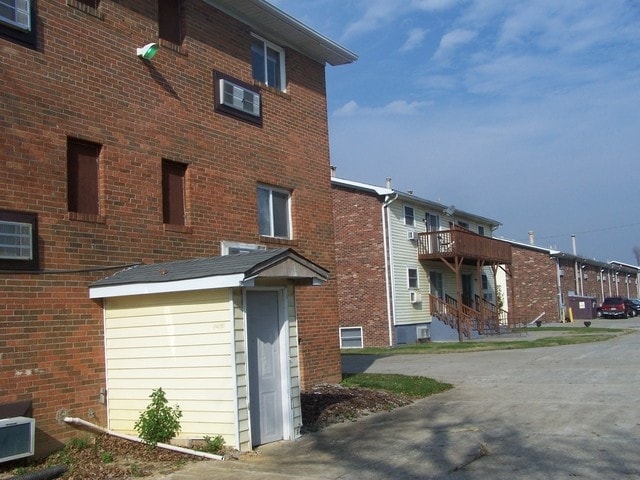 Building Photo - Feyhurst Apartments