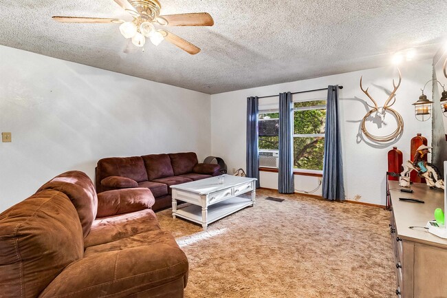 Building Photo - 288 Ballard St