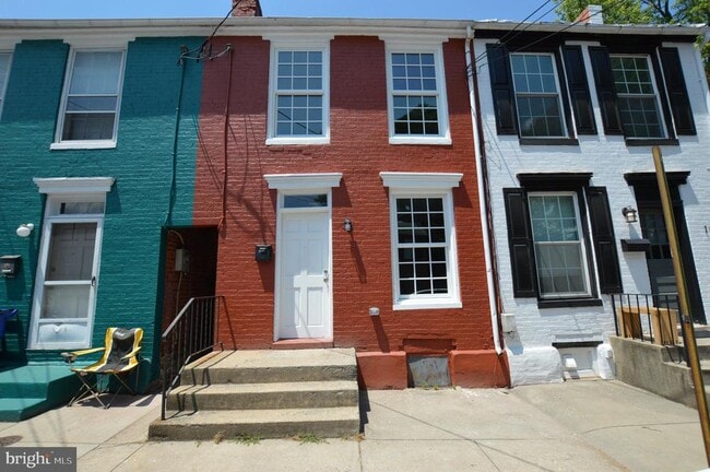 Building Photo - 109 Water St