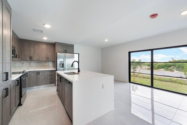 Foto del edificio - 1350 NW 2nd St