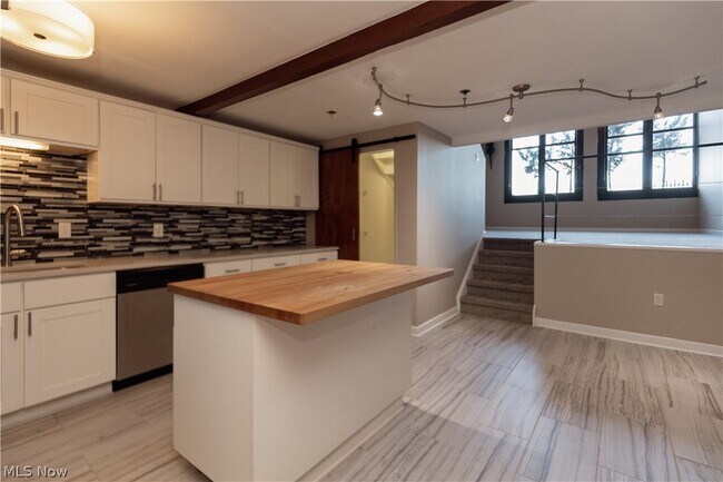 Foto del edificio - 1133 W 9th St