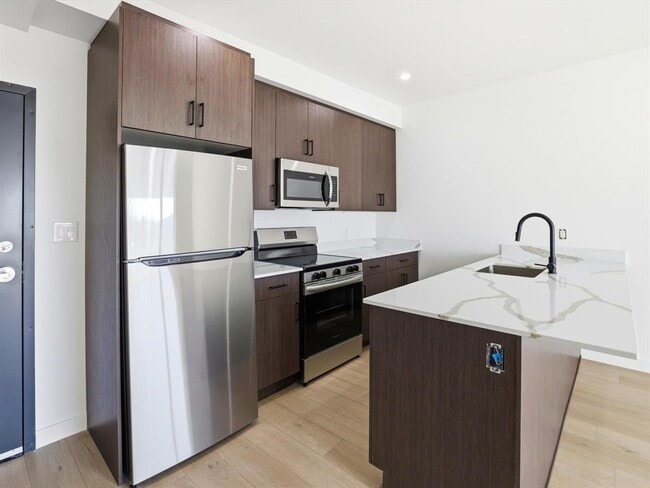 Photo du bâtiment - 823 Ida St