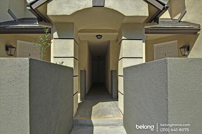 Building Photo - 4600 Don Lorenzo Dr