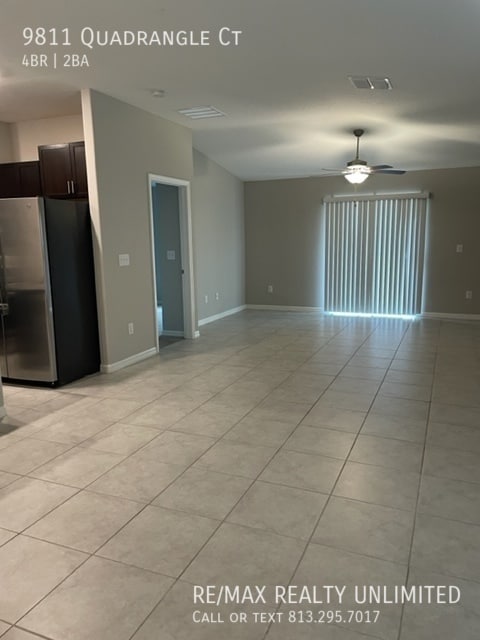 Foto del edificio - 9811 Quadrangle Ct
