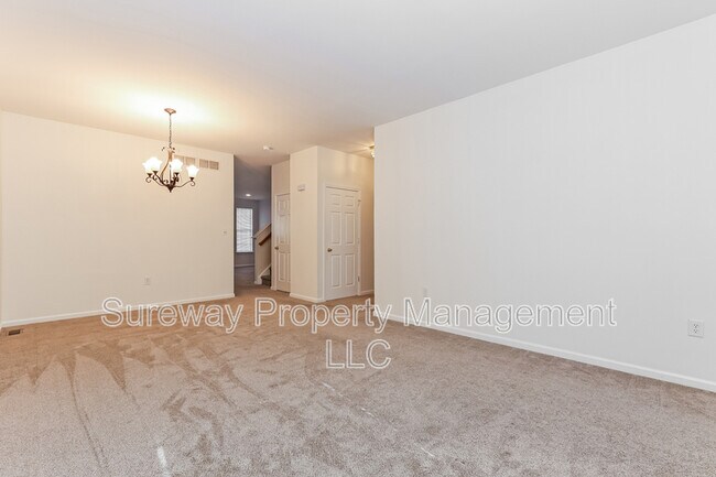 Foto del edificio - 162 Chancellor Dr