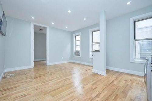 Primary Photo - 3155 Broadway