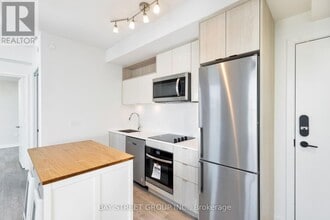 Building Photo - 135-1135 Lower Sherbourne St