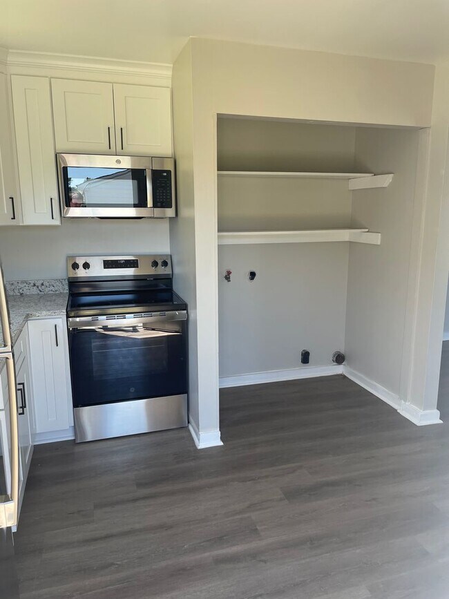 Foto del edificio - 7554 Bellehaven Dr