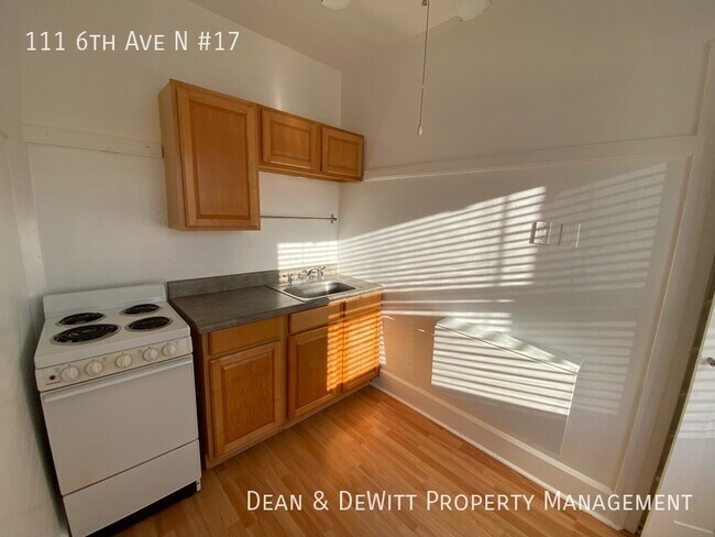 Foto del edificio - 111 6th Ave N