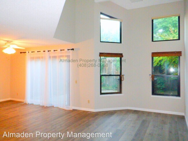 Foto del edificio - 3 br, 2.5 bath House - 4711 Malero Pl.