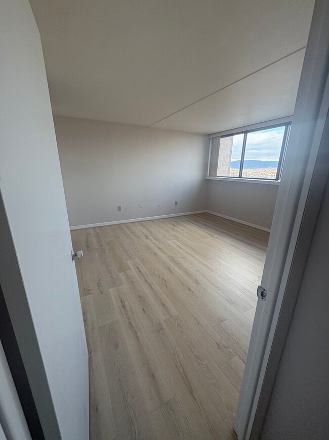 Dormitorio principal en general - 220 Linden St
