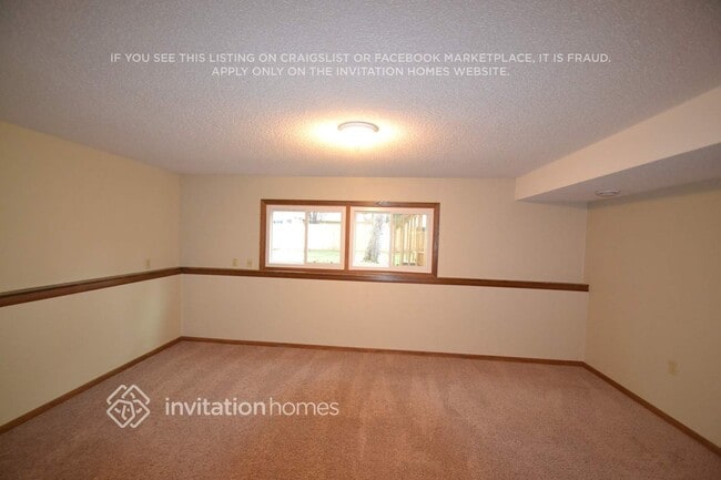 Foto del edificio - 11932 Pennsylvania Ave N