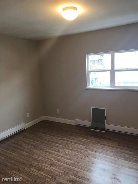 Foto del edificio - 666 Thompson Ave