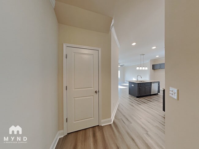 Foto del edificio - 61 Dewey Rd